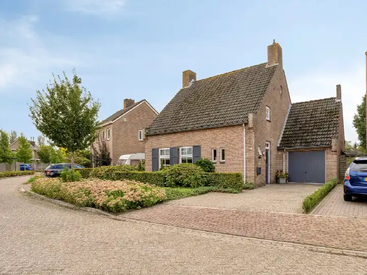 Detached house for sale: Korenbloemlaan 10, Wintelre-kom Wintelre
