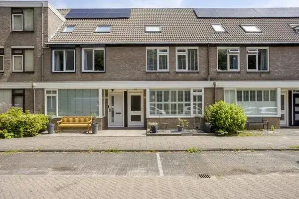 Tussenwoning te koop: Korenmolen 33, Beerendrecht Alphen Aan Den Rijn