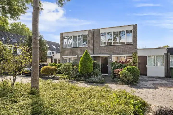 Terraced house for sale: Korenmolen 64, Beerendrecht Alphen Aan Den Rijn