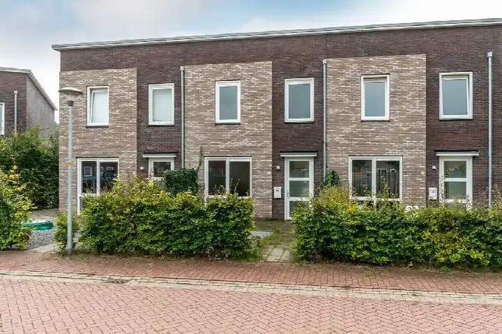 Tussenwoning te koop: Korianderhof 9, Kruidenwijk Zuid Almere