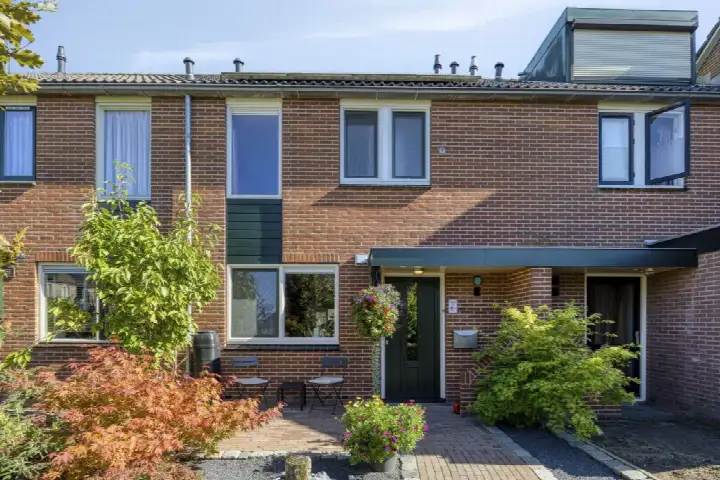 Terraced house for sale: Kortricklaan 115, Kortrick en Zonnekamp Olst