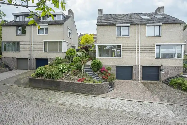 Twee-onder-één-kap te koop: Korversberg 64, Vink Eygelshoven