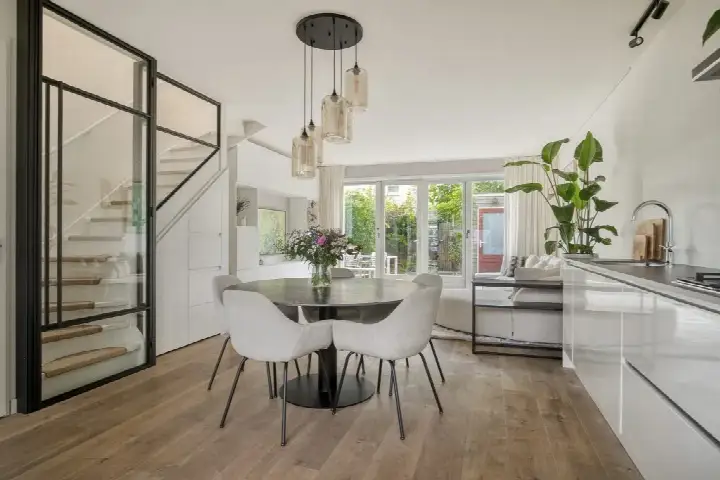 Tussenwoning te koop: kostverlorenstraat 963, Hogewey-Midden Weesp
