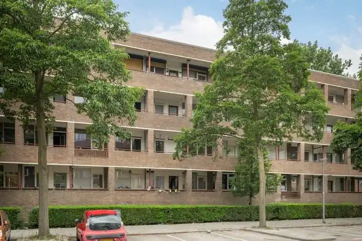 Apartment for sale: Krabbendijkestraat 413, Pendrecht Rotterdam