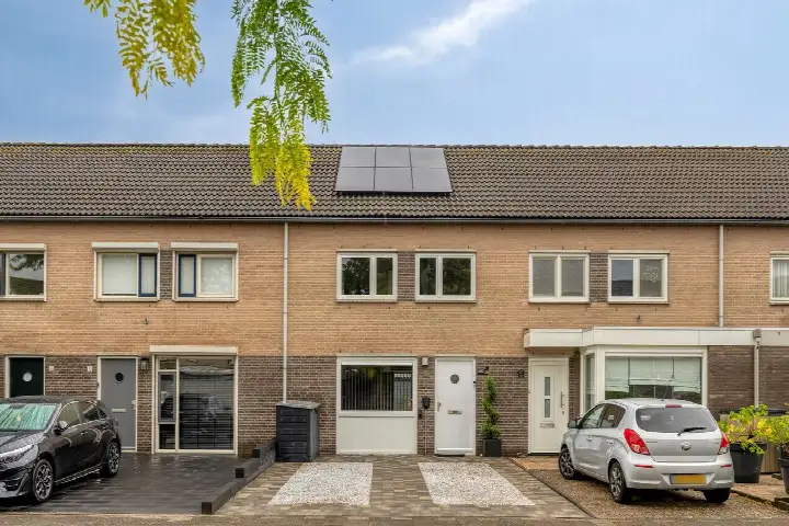 Terraced house for sale: Kralingenstraat 29, Campenhoef Midden Tilburg