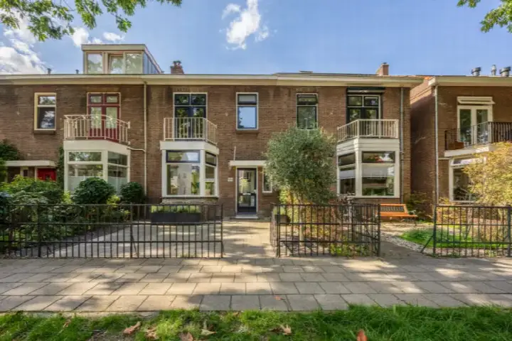 Tussenwoning te koop: Krayenhofflaan 104, Biezen Nijmegen
