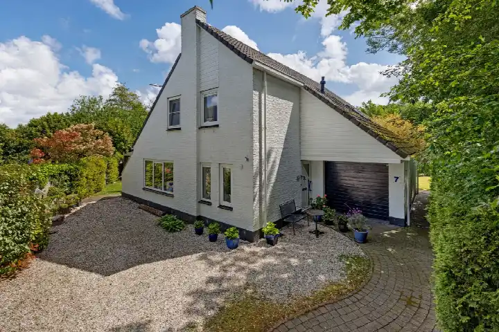 Vrijstaande woning te koop: Kreeke 7, Dirksland zuid Dirksland