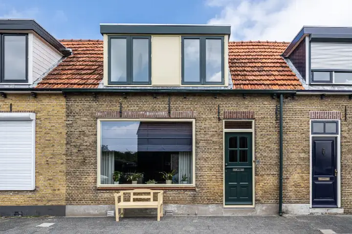 Tussenwoning te koop: Kreekstraat 13, Sommelsdijk centrum Sommelsdijk