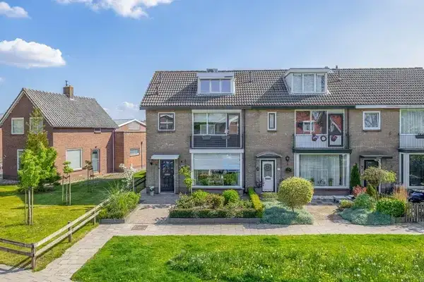Corner house for sale: Kreupeleweg 11, Klaaswaal Woonkern Klaaswaal
