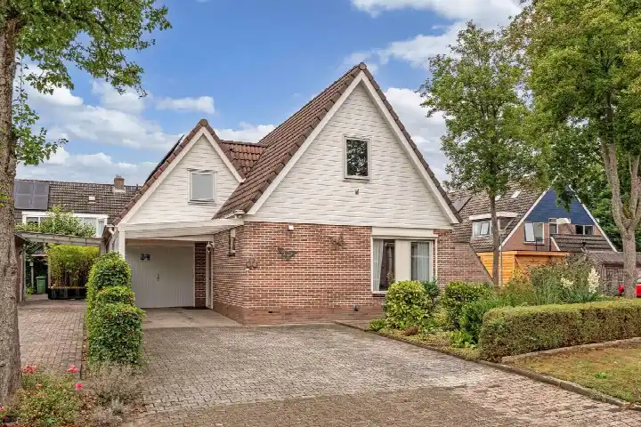 Vrijstaande woning te koop: Kreuzeveen 25, Vledder Vledder