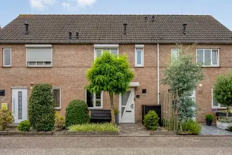 Tussenwoning te koop: Kroezel 18, Bogerd-Vijfhuis Uden
