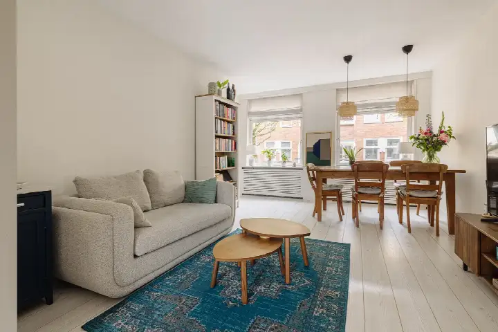 Apartment for sale: Kromme-Mijdrechtstraat 57-1, Kromme Mijdrechtbuurt Amsterdam