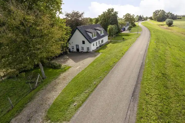 Detached house for sale: Krommenhoek 1, Buitengebied het Laag Heemaal Maren-Kessel