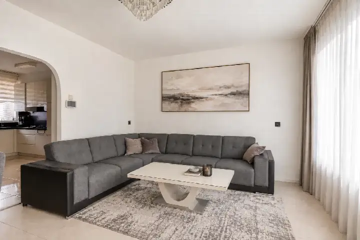 Tussenwoning te koop: Kruiningenstraat 224, Pendrecht Rotterdam