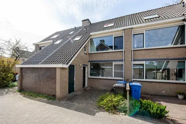 Terraced house for sale: Kruipbrem 4, Ommoord Rotterdam