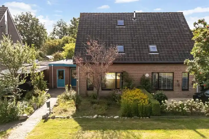 Twee-onder-één-kap te koop: Kruirad 45, Buitenpost Buitenpost