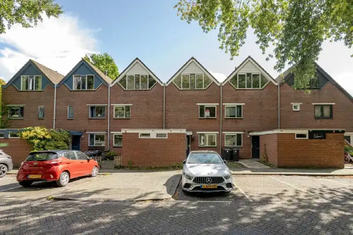 Terraced house for sale: Kruisherenstraat 8, Groot IJsselmonde Rotterdam