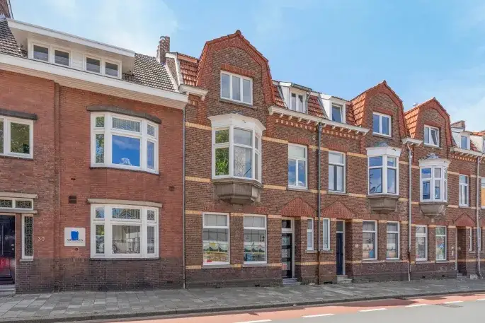 Terraced house for sale: Kruisstraat 28, Lindeveld Heerlen