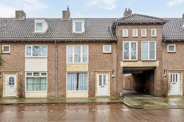 Terraced house for sale: Kruisvaardersstraat 7, Fatima West Tilburg