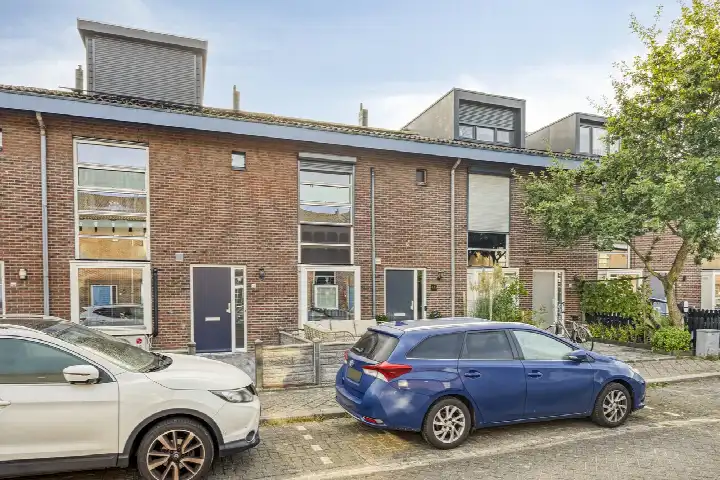 Tussenwoning te koop: kruiswortel 14, Veldhuizen De Meern