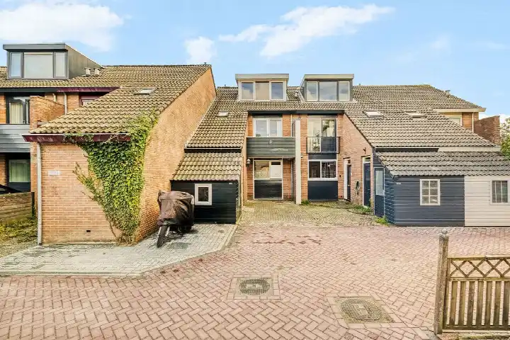 Terraced house for sale: Kruiszwin 3715, Kruiszwin Julianadorp