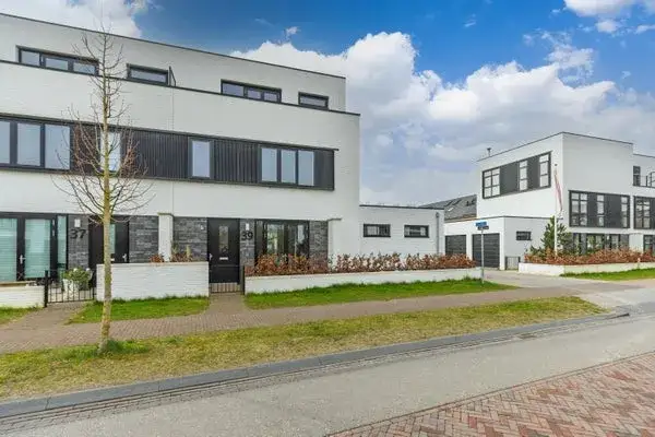 Corner house for sale: Kruitmolen 39, Krijgsman Muiden