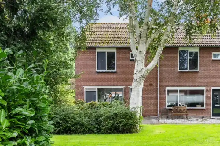 Corner house for sale: Kruizemuntstraat 915, De Mheen Apeldoorn