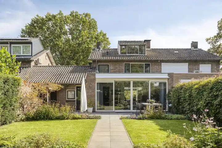 Terraced house for sale: Kuijperstraat 14, Eshof Elst