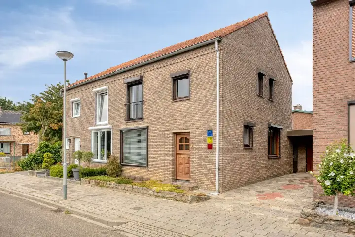 Semi-detached for sale: Kuilenweg 12, Meers Elsloo (Li)