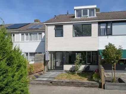 Tussenwoning te koop: Kuinder 182, De Drait zuidoost Drachten