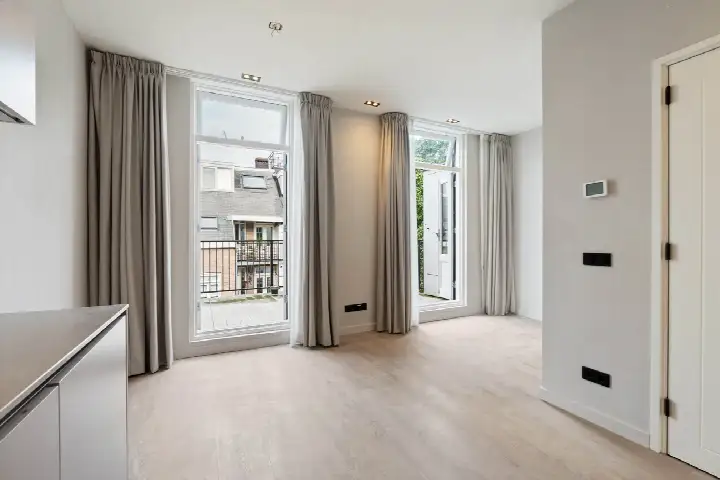 Studio for rent: Kuipersstraat 166-3, Van der Helstpleinbuurt Amsterdam