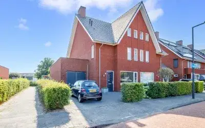 Corner house for sale: Kurt Schwittersstraat 2, Nesselande Rotterdam