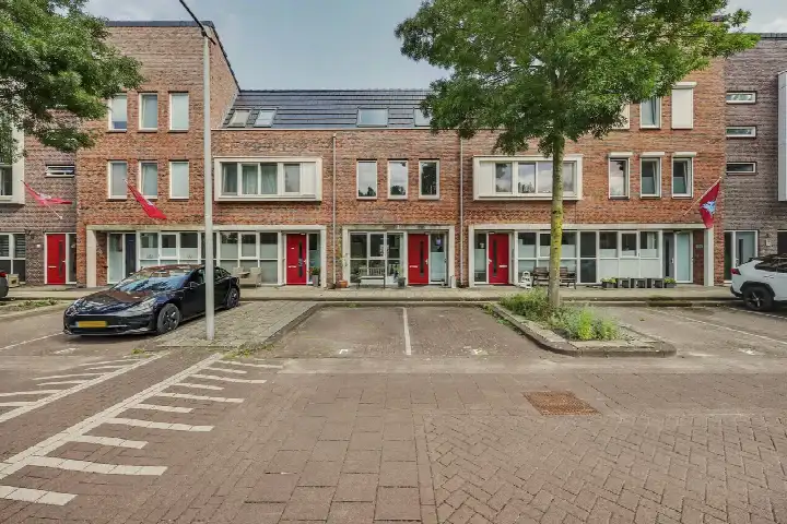 Terraced house for sale: Kustvaart 47, Schuytgraaf-Noord Arnhem