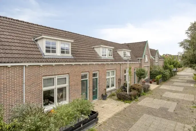 Tussenwoning te koop: Kwekerijstraat 7, Achter de Hoven Leeuwarden