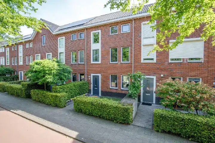 Tussenwoning te koop: Laan van Avant-Garde 430, Nesselande Rotterdam