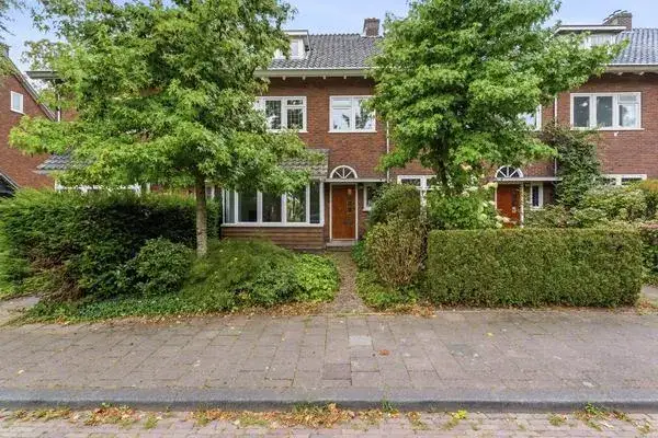 Terraced house for sale: Laan van Klarenbeek 50, Angerenstein Arnhem