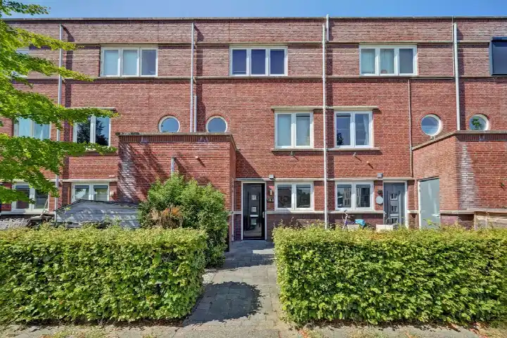 Tussenwoning te koop: Laan van Magisch Realisme 19A, Nesselande Rotterdam