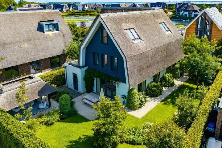 Detached house for sale: Laantje van Bruijn 8, Blaricummermeent Blaricum