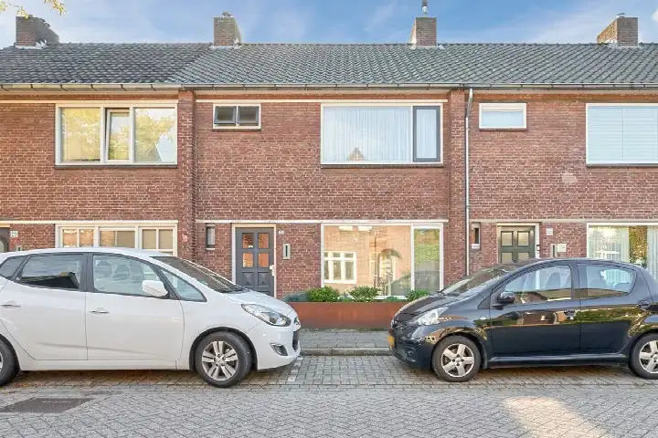 Terraced house for sale: Laarstraat 31, Akert Geldrop