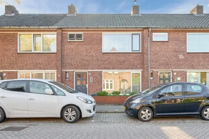 Terraced house for sale: Laarstraat 31, Akert Geldrop