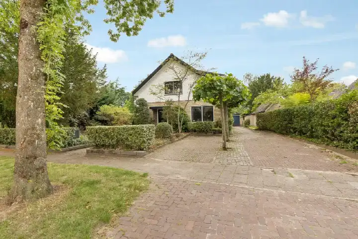 Vrijstaande woning te koop: Lage Vuurscheweg 22, Zevenend Laren