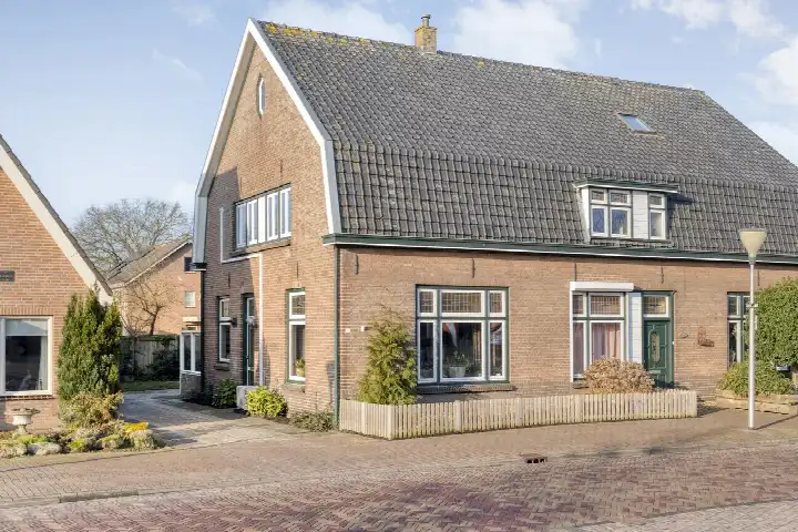 Semi-detached for sale: Lage weide 4, Hoonhorst kern Dalfsen