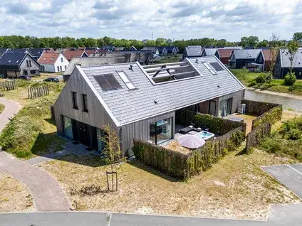 Twee-onder-één-kap te koop: Lampsinsdijk 8-111, Verspreide huizen Nieuwvliet Nieuwvliet
