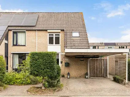 Corner house for sale: Landmetersveld 810, Matenveld Apeldoorn