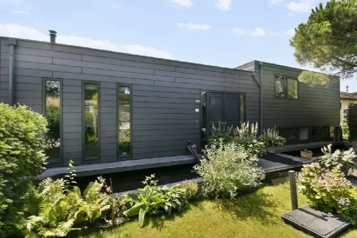 Twee-onder-één-kap te koop: Landsmeerderdijk 104, Oostzanerdijk Amsterdam