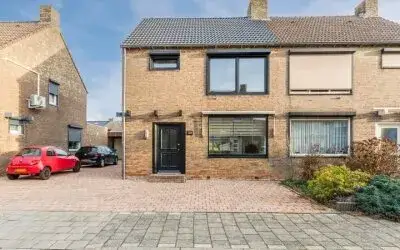 Twee-onder-één-kap te koop: Landweringstraat 38, Ophoven Sittard
