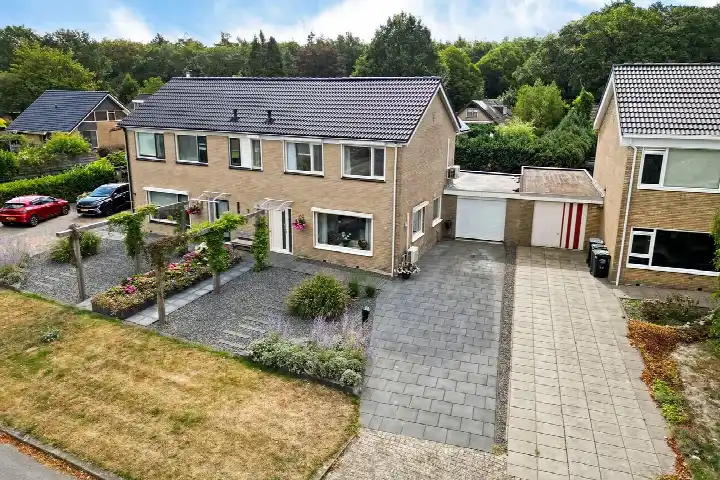 Tussenwoning te koop: Langbos 54, Oosterhesselen Oosterhesselen