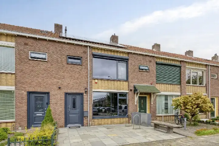 Terraced house for sale: Lange Bedde 11, Blauwe Kei Breda