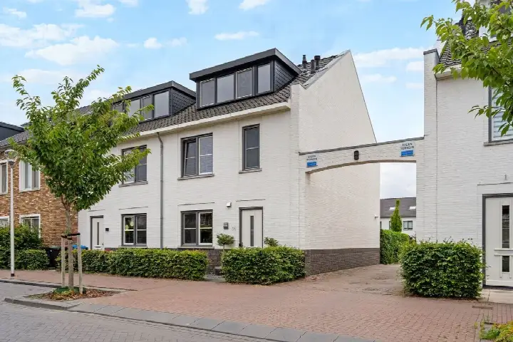 Corner house for sale: Lange Campen 56, Ackerswoude Pijnacker
