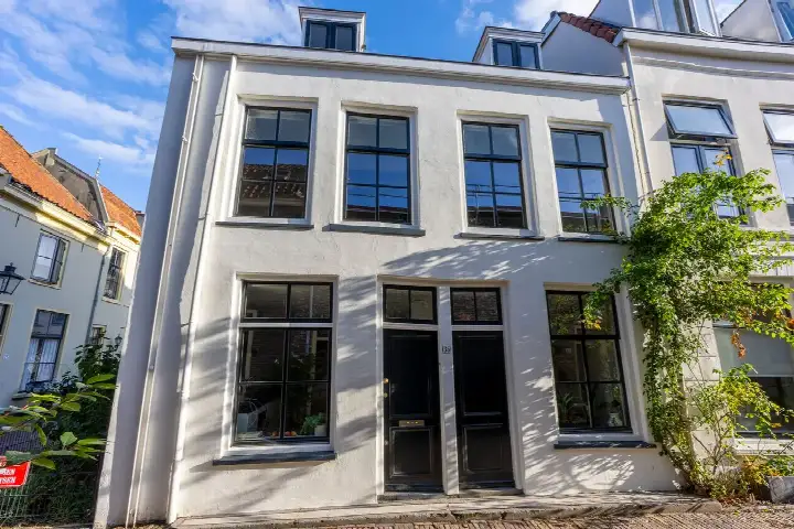 Corner house for sale: Lange Rozendaal 35, Springweg en omgeving Geertebuurt Utrecht